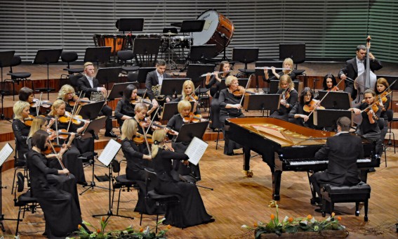 Matthias Manasi Liepaja Symphony Orchestra Great Amber Concert Hall Photo: Martins Silis