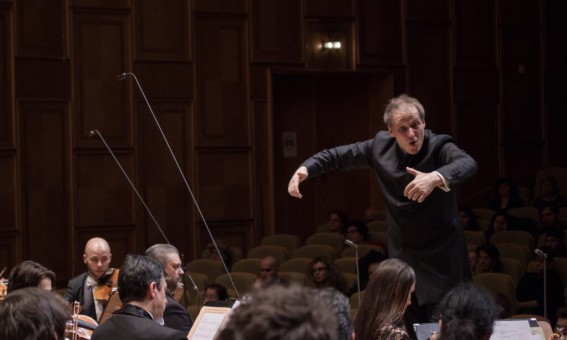 Matthias Manasi Romanian National Radio Orchestra Photo: Roza Zah