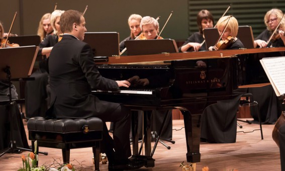 Matthias Manasi Liepaja Symphony Orchestra Great Amber Concert Hall Photo: Martins Silis