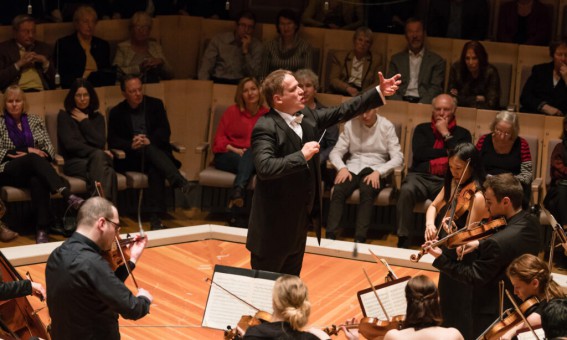 Matthias Manasi Berliner Camerata Philharmonie Berlin Photo: Peter Adamik