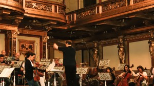 Rehearsing with Eszter Haffner, violin, and the Wiener Mozart Orchester in the Musikverein Vienna, June 2013 / Photo: Teresa Vicario
