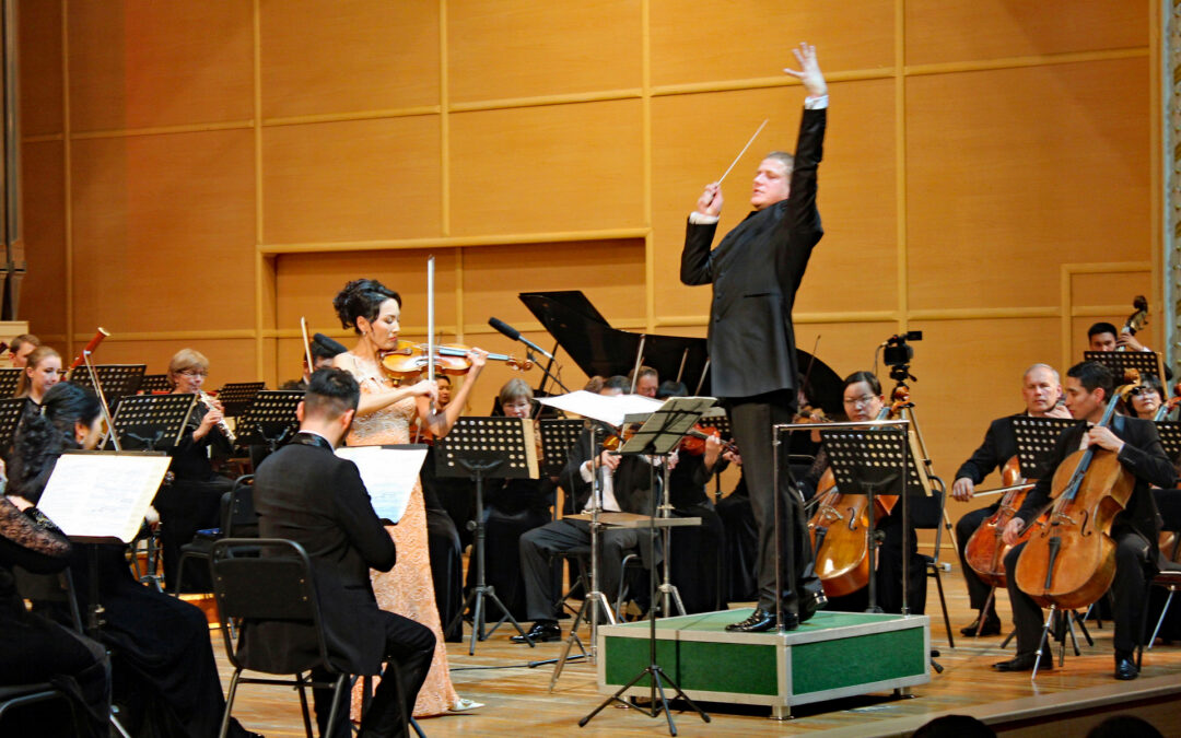 Renowned German conductor Matthias Manasi gave a performance in Almaty (English Translation)